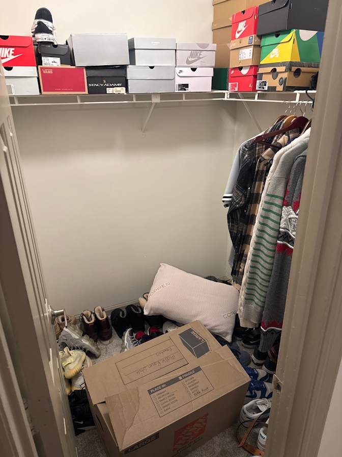 Angelo's room