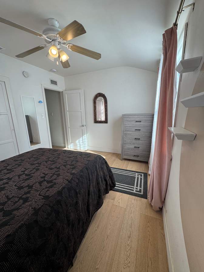 Anthony/Caroline's room