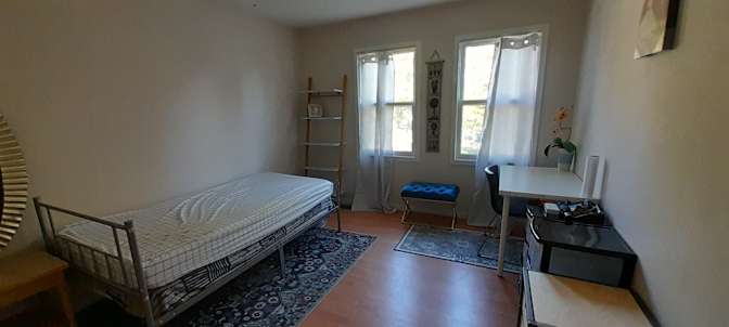 Jo's room