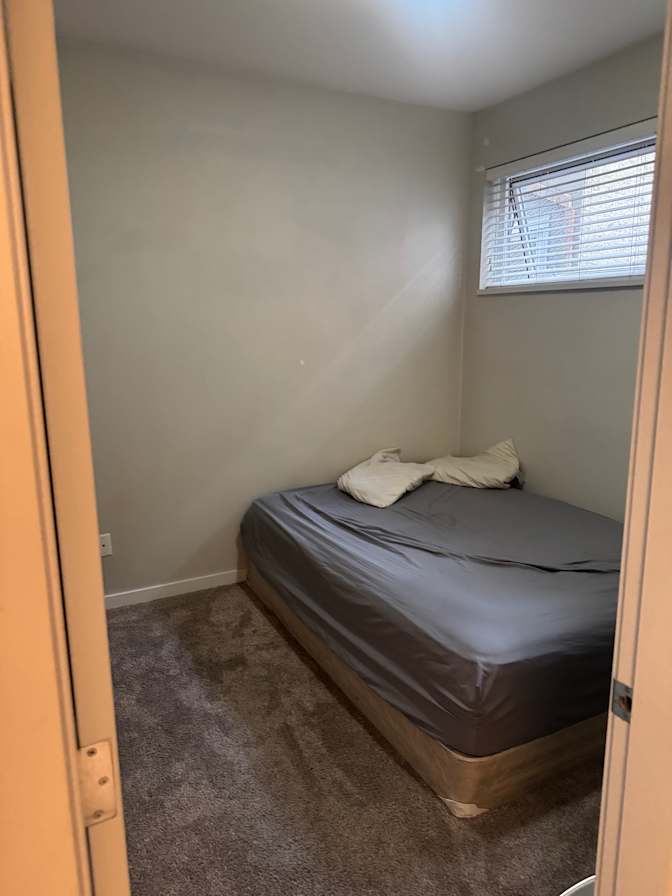 Juan leon's room