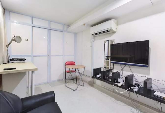 Roomy's room