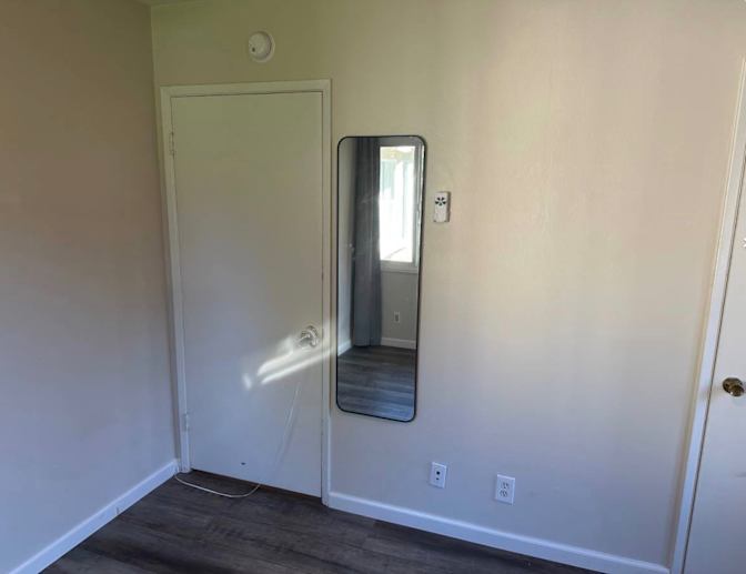 Everet's room