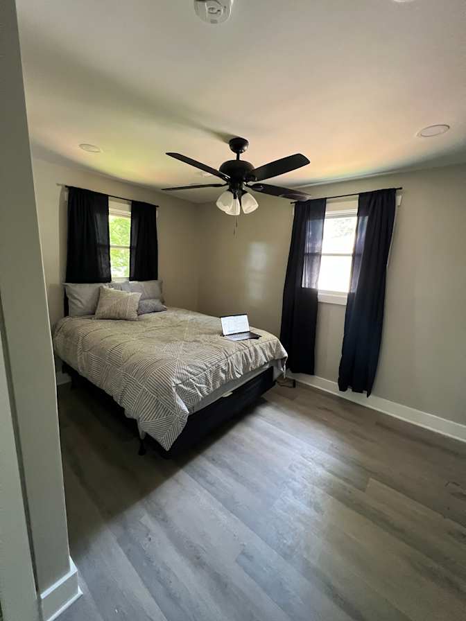 Andres's room