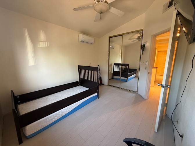 LiLBee's room