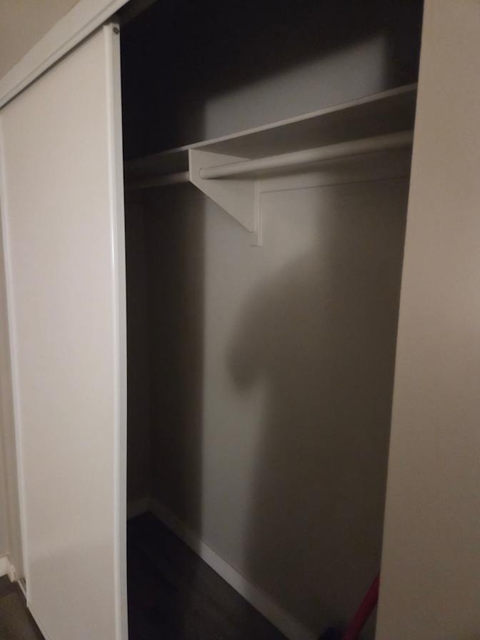 kenneths's room