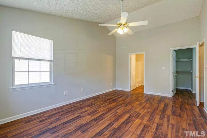 Alcove Rooms's room