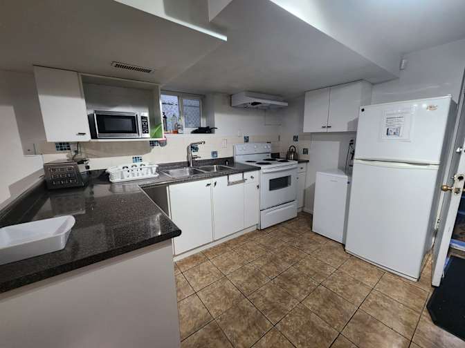 East 24th Avenue - Photo 7