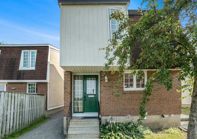 Chris Saracino's room