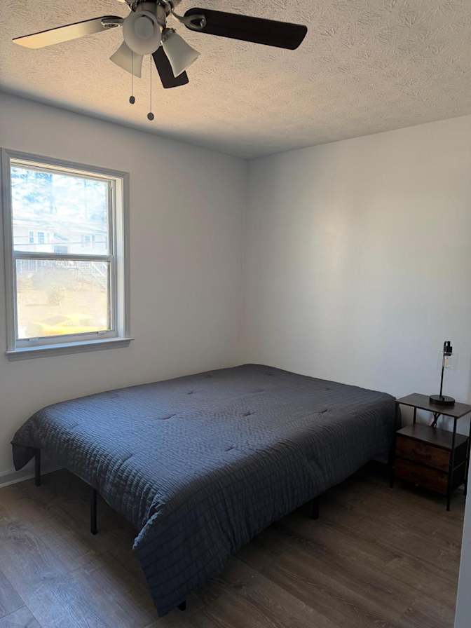 Alcove Rooms's room