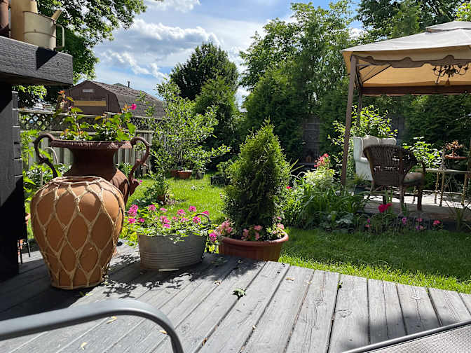 Jeffrey Pommer's room