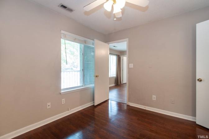 Alcove Rooms's room