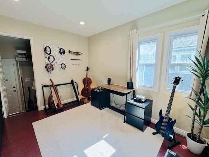 Zoe's room