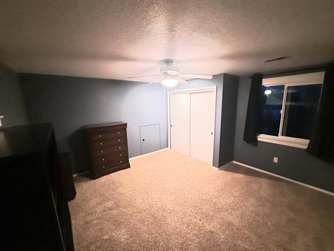 Alicia's room