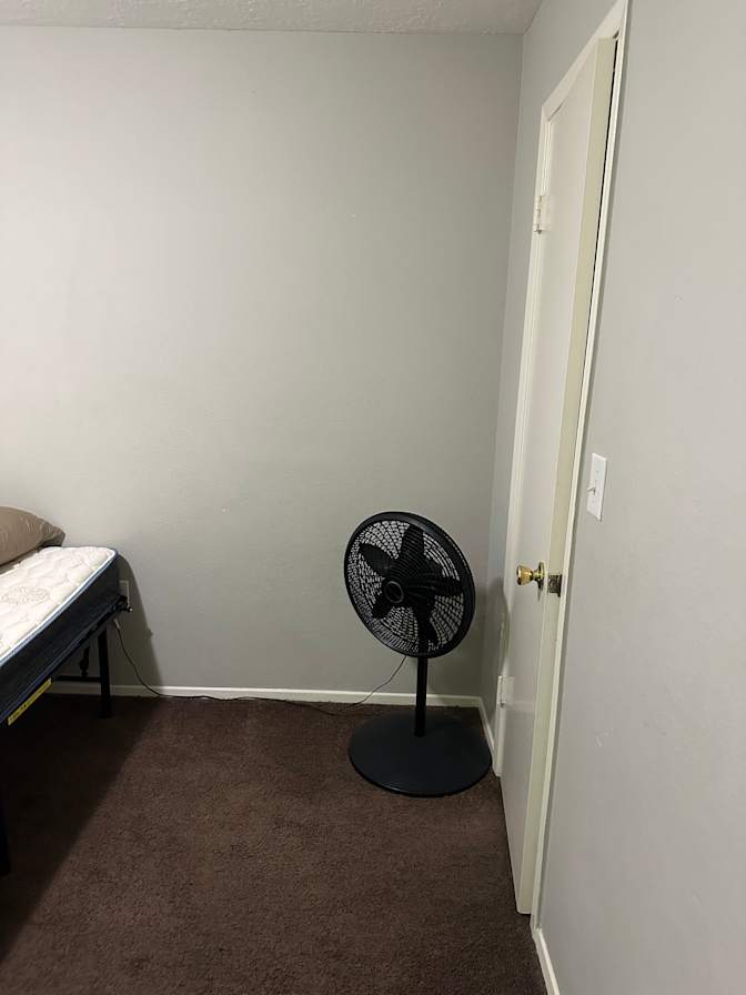 Le's room