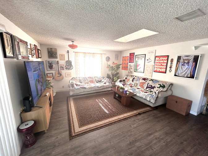 Medhi's room
