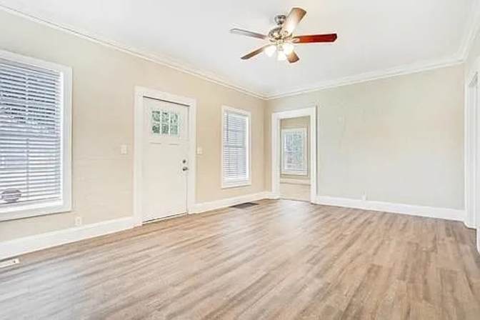 Alcove Rooms's room
