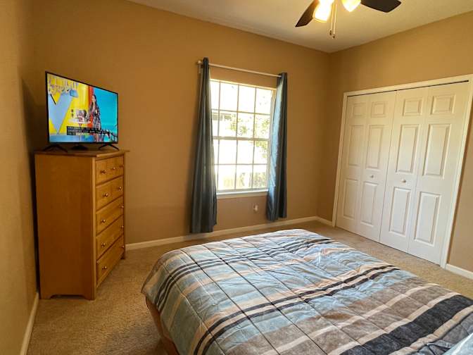 Dee's room