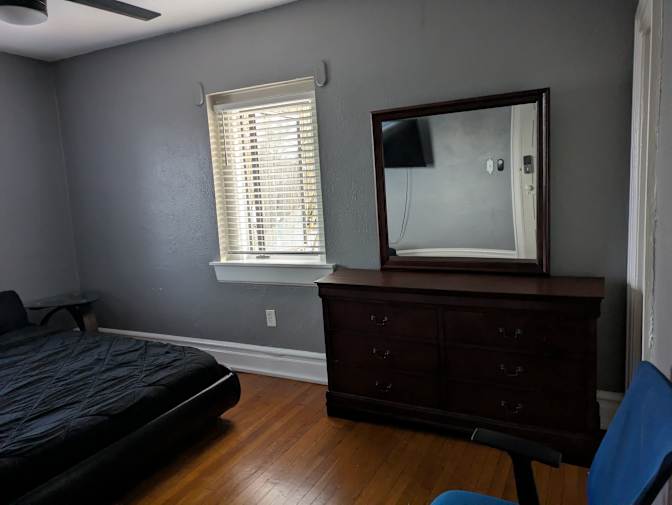 Juoel's room
