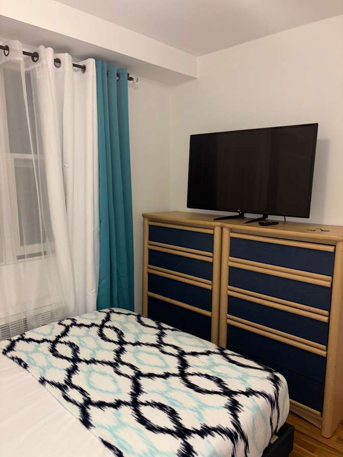 BROOKLYN APARTMENT SHARE LONG OR SHORT TERM's room