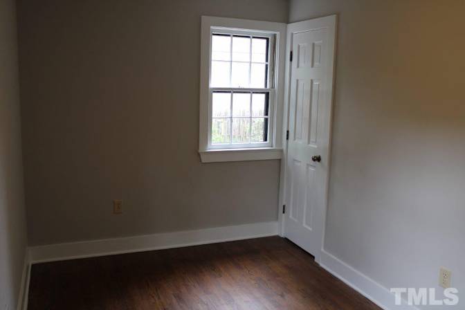 Alcove Rooms's room