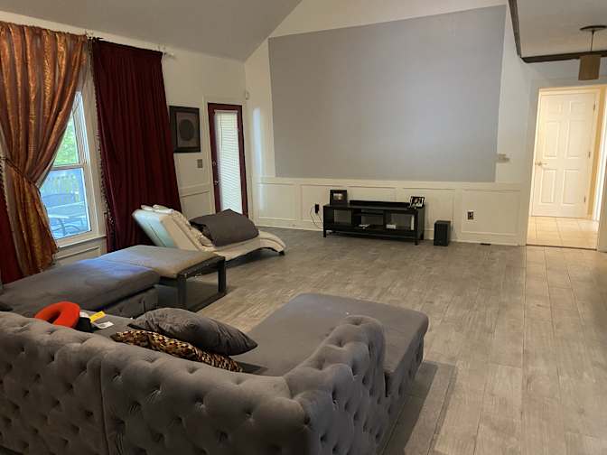Alcove Rooms's room