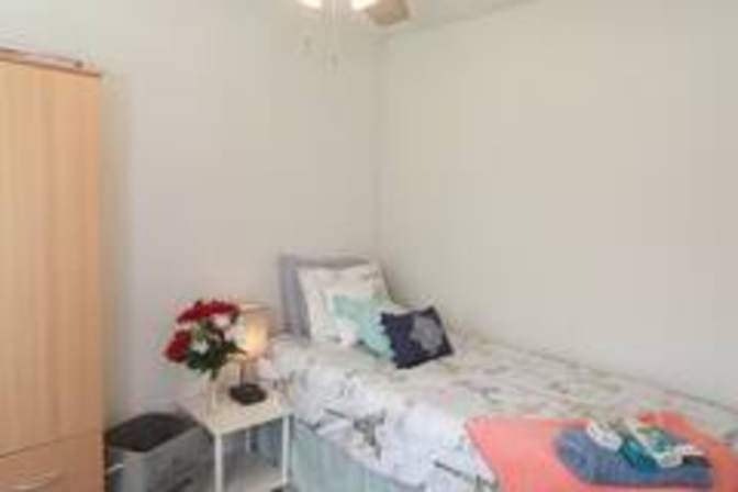 Alcove Rooms's room