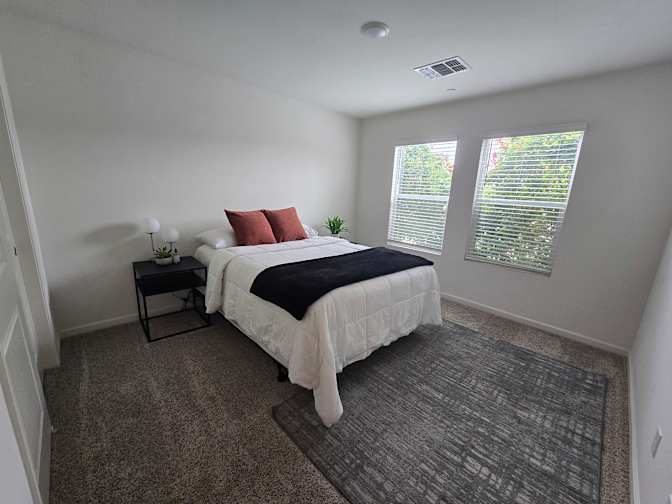 Eduardo F's room
