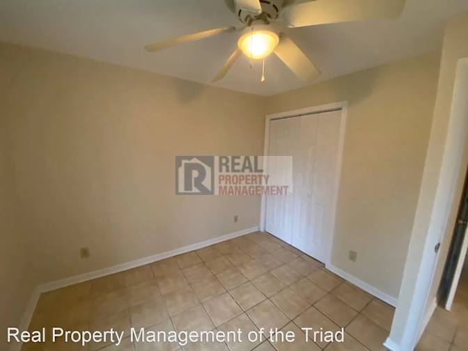 Alcove Rooms's room