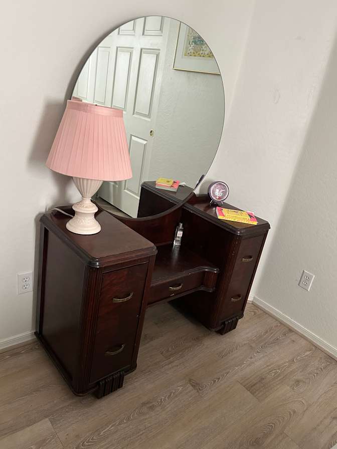 Cottonwood's room