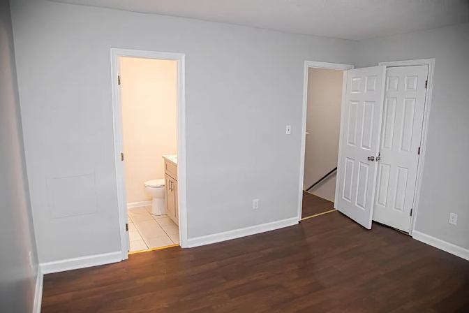 Alcove Rooms's room