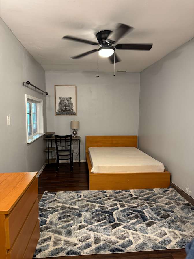 Yen's room