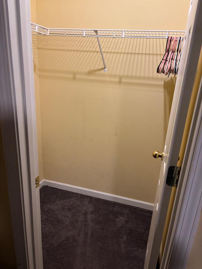 Kharlos's room