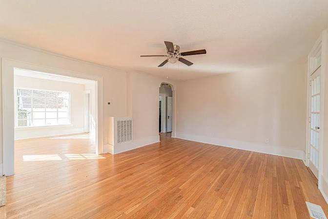 Alcove Rooms's room