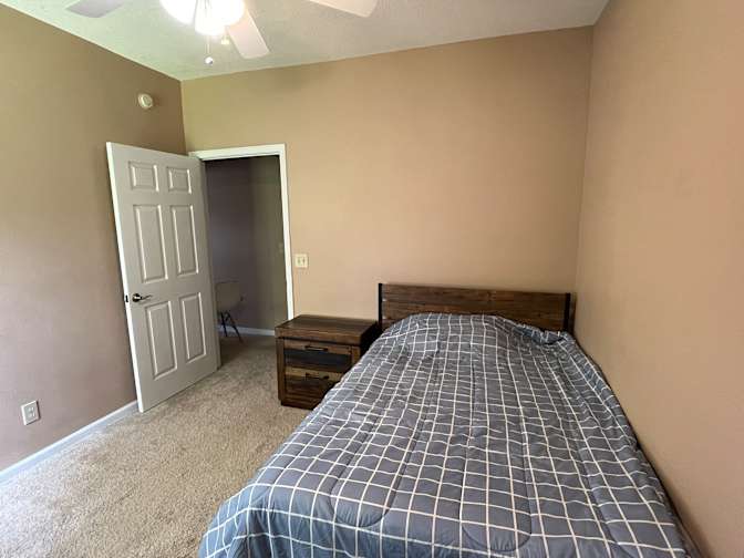 Dee's room