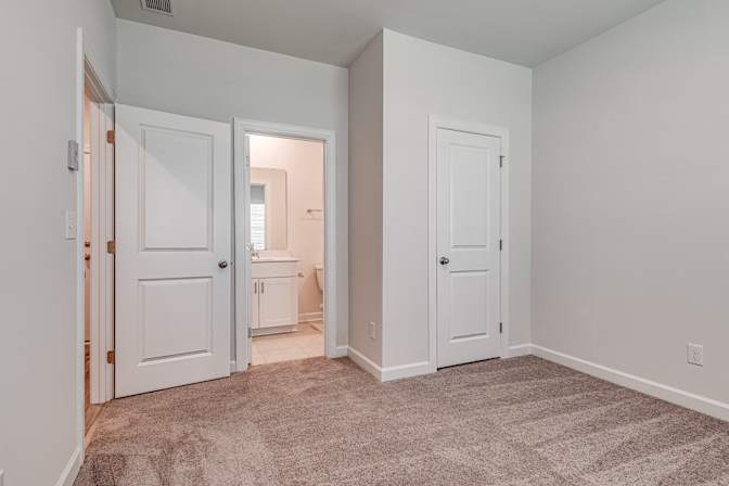 Alcove Rooms's room