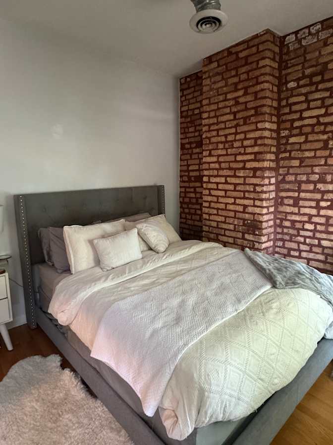 Somi's room