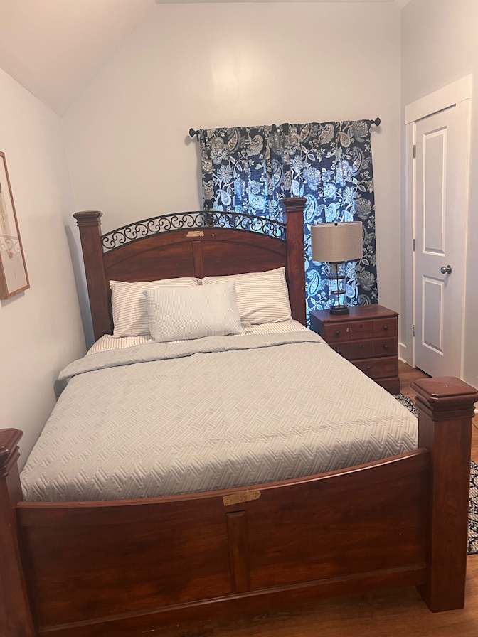 Alcove Rooms's room