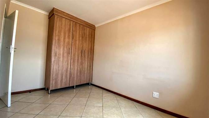 Nale's room