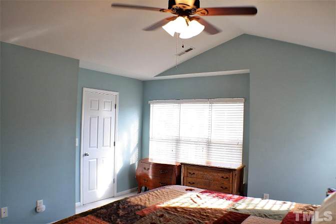 Alcove Rooms's room