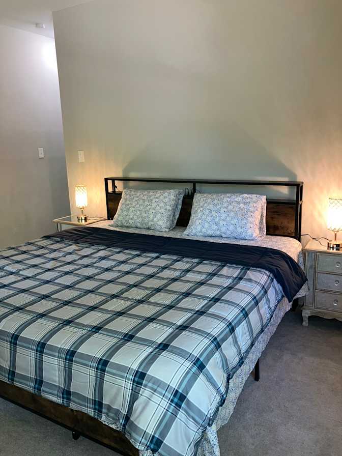 Alcove Rooms's room