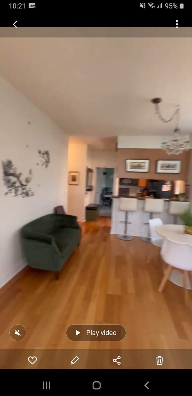 Suki lee's room