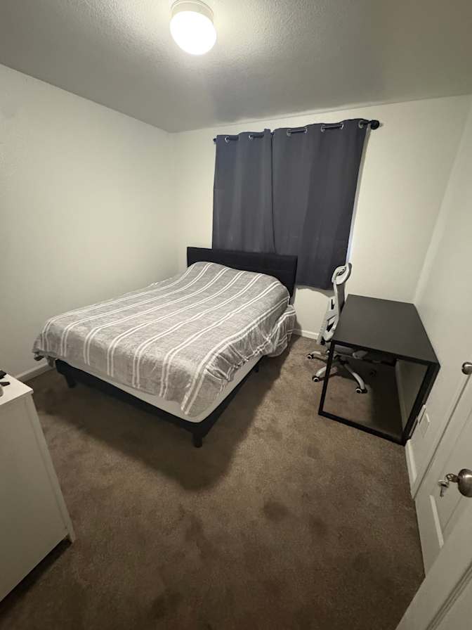 Eber's room