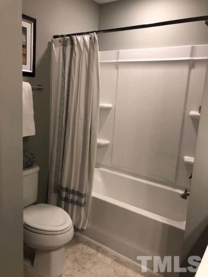 Alcove Rooms's room