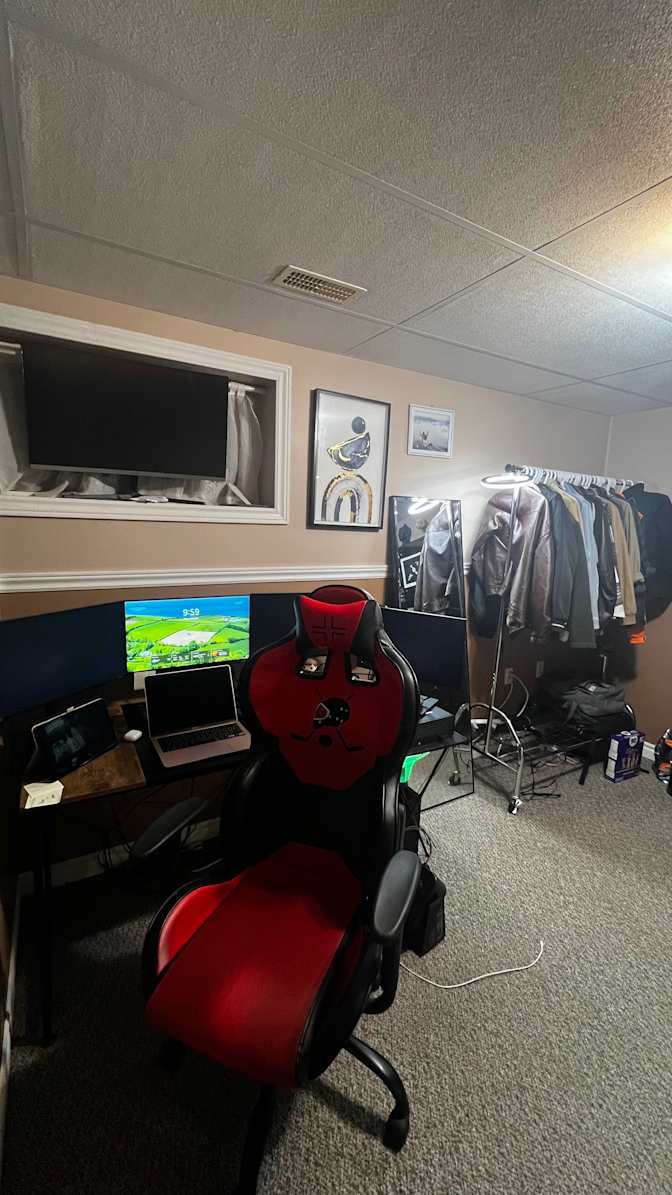 Jason Wang's room