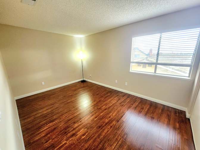 Aron's room