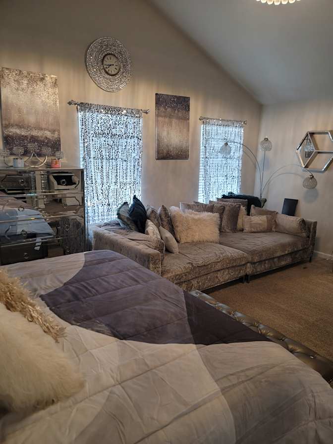 Maurice Thomas Jr's room
