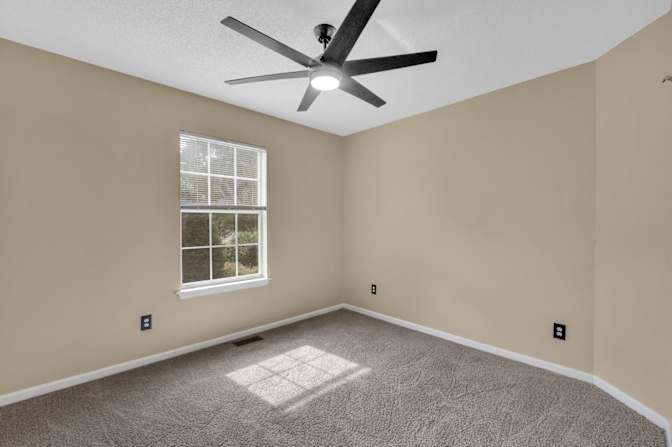 Dynamic Edge Property Solutions's room