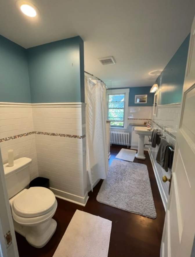 Furnished Housing Host's room