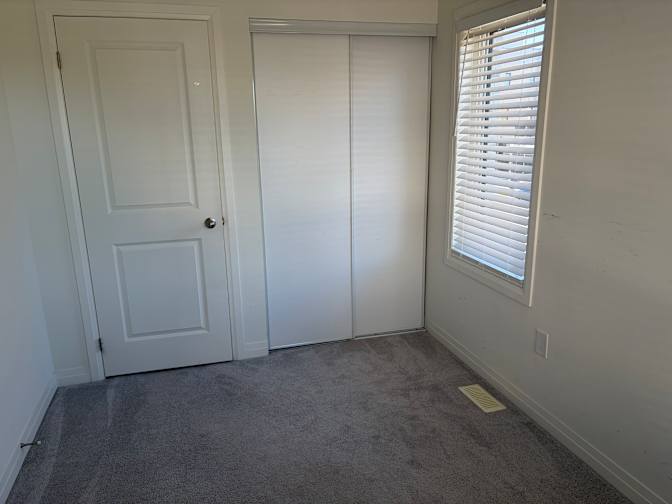 Leslie's room