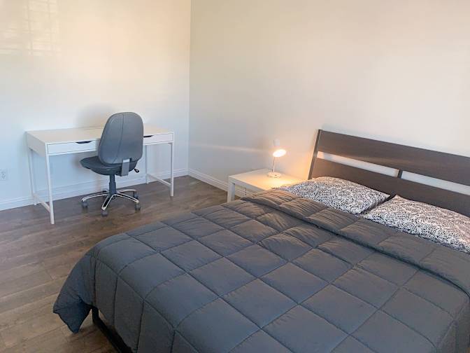 Feng's room